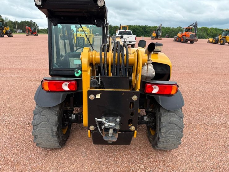 2021-caterpillar-th255c-image-28