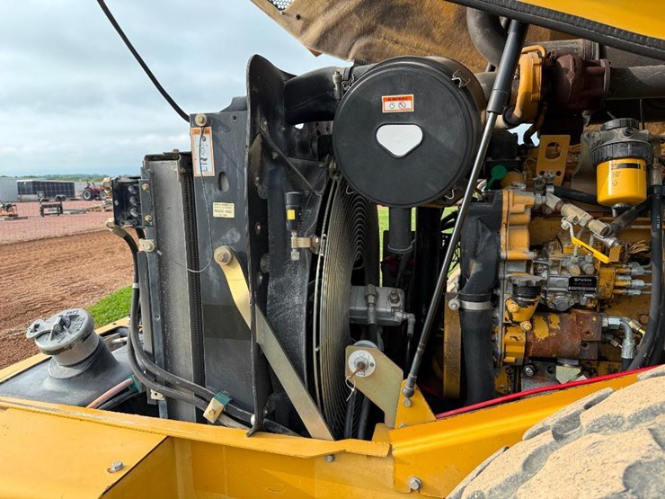 caterpillar-cs-563e-image-33