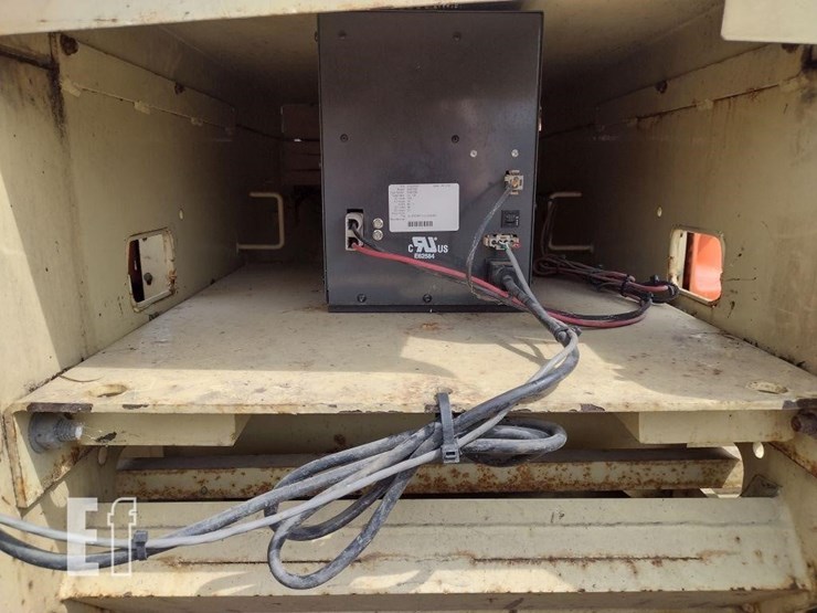 2010-jlg-4069le-image-14