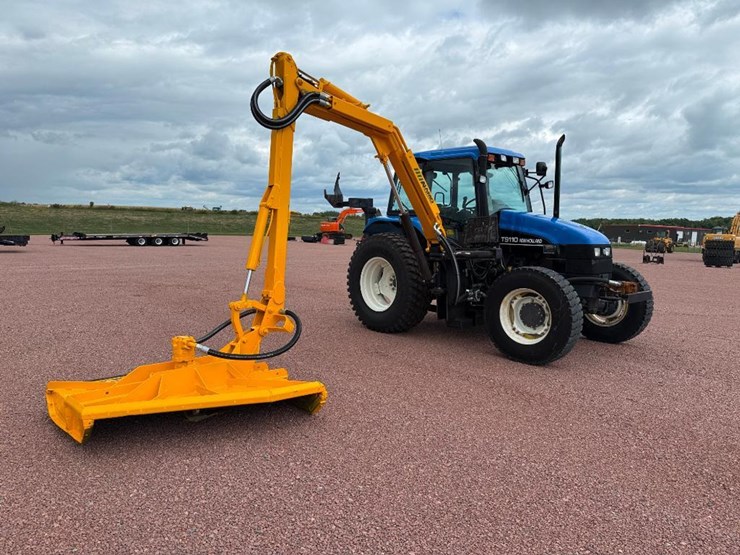 new-holland-ts110-image-1