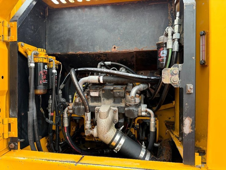 john-deere-2010-image-43