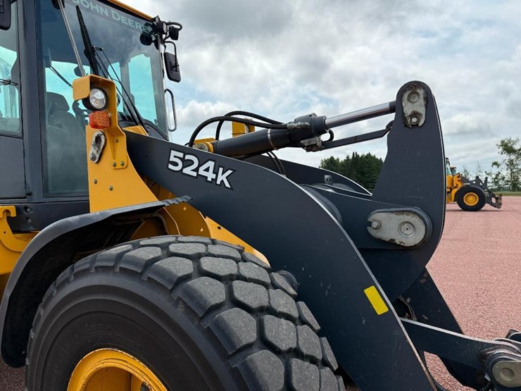 deere-524k-image-31