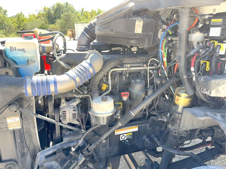 2018-peterbilt-579-image-54