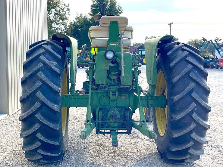 john-deere-4010-image-7