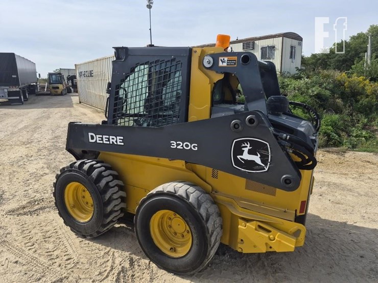 2024-deere-320g-image-2