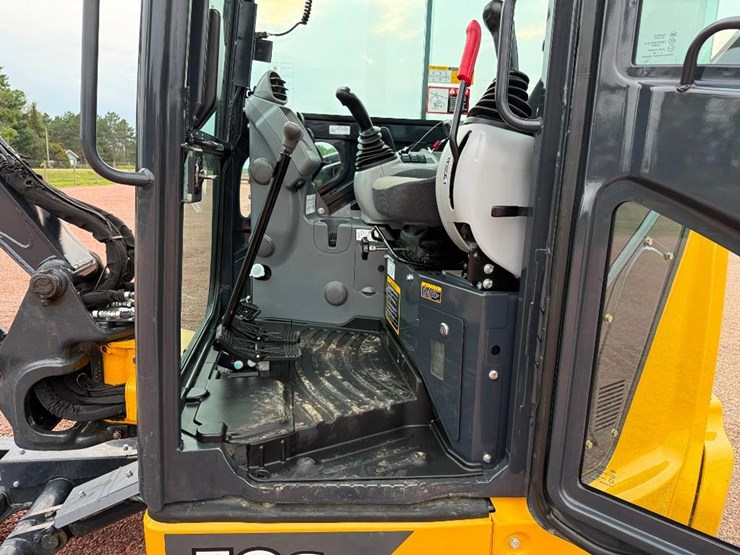 2023-deere-50g-image-46