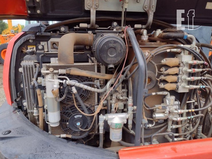 2016-kubota-kx040-4-image-32