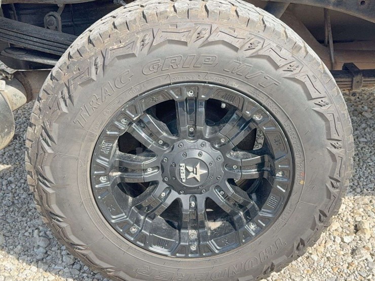 2011-chevrolet-2500hd-image-23