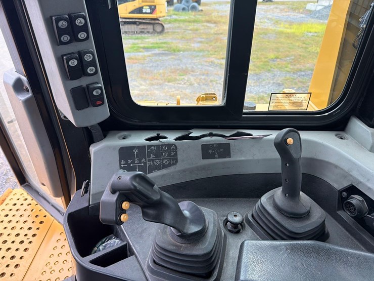 caterpillar-d6t-lgp-image-23