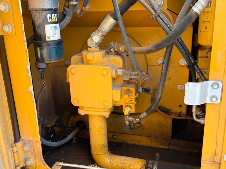 2016-caterpillar-313flgc-image-28