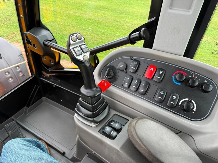 jcb-tm320-image-52