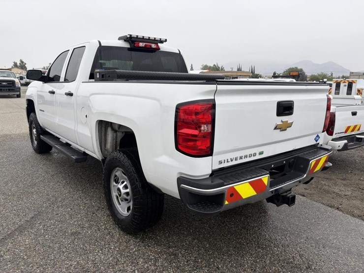 2015-chevrolet-2500-image-4