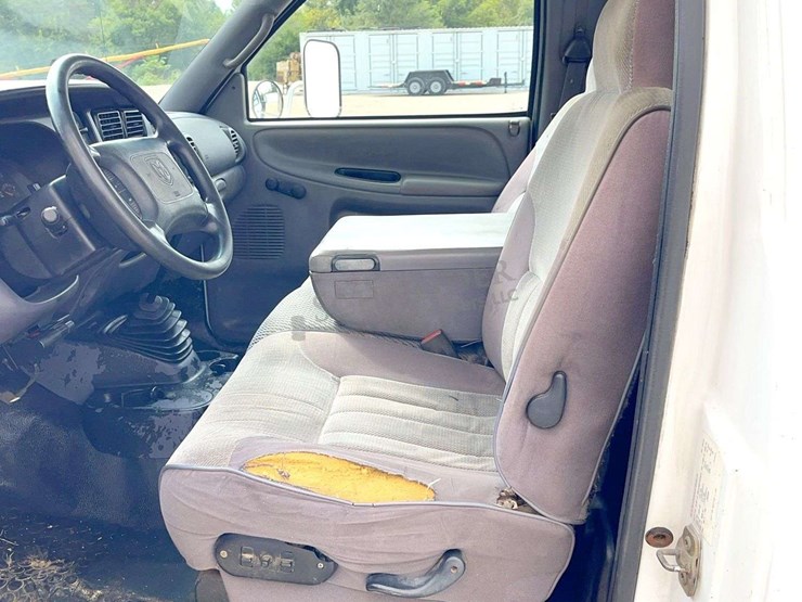 2000-dodge-ram-3500-image-29