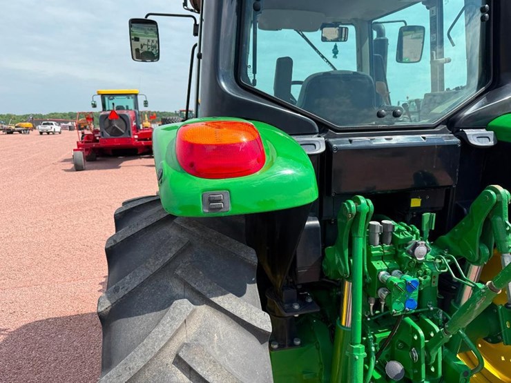 john-deere-6110m-image-21