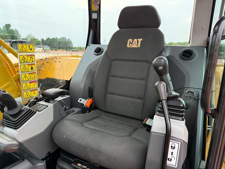 caterpillar-307.5-image-54
