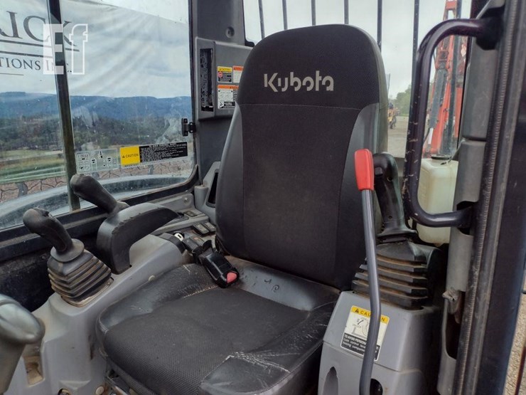 2016-kubota-kx040-4-image-10