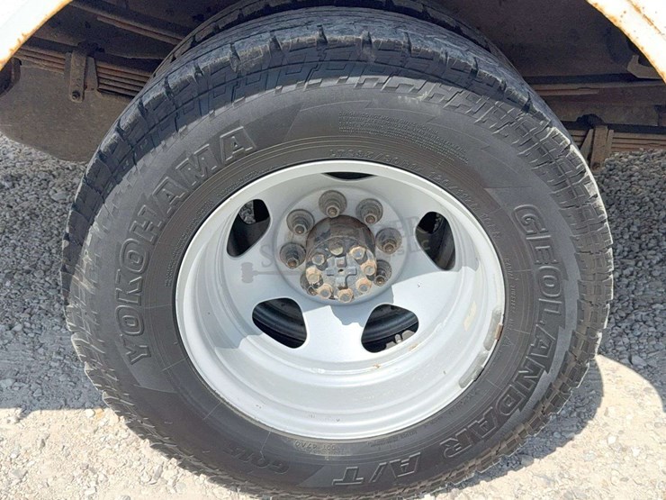 2009-chevrolet-3500-image-20