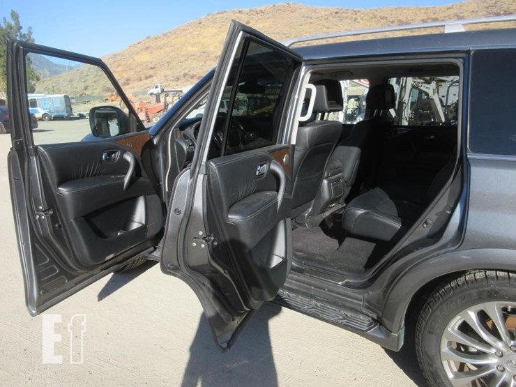 2015-infiniti-qx80-image-12