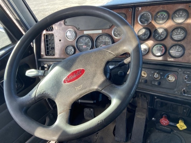 2005-peterbilt-357-image-14