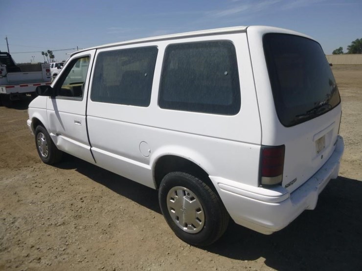 1993-dodge-caravan-image-5