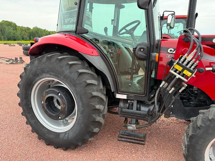 case-ih-farmall-70-image-13