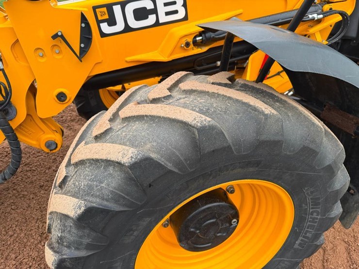 jcb-tm320-image-11