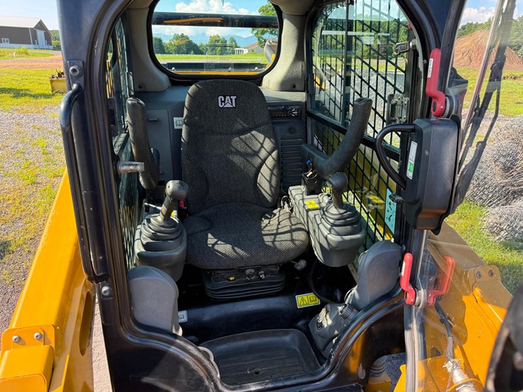 2019-caterpillar-259d-image-9