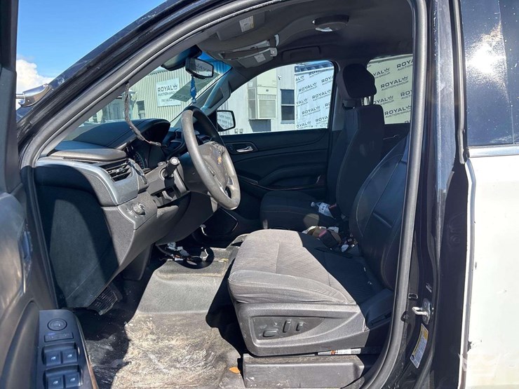2018-chevrolet-tahoe-image-12
