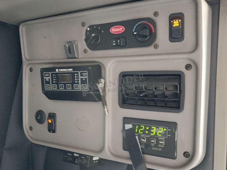 2007-peterbilt-386-image-77