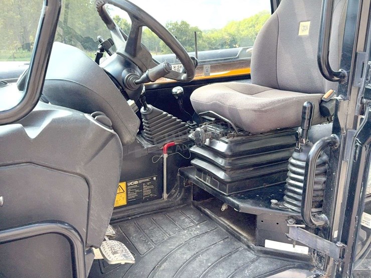 2019-jcb-540-140-image-48