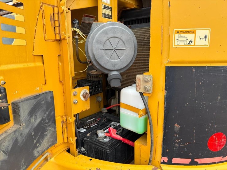 2004-caterpillar-314c-image-39