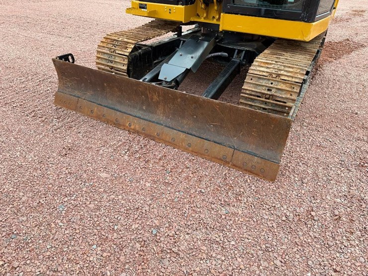 caterpillar-307.5-image-27
