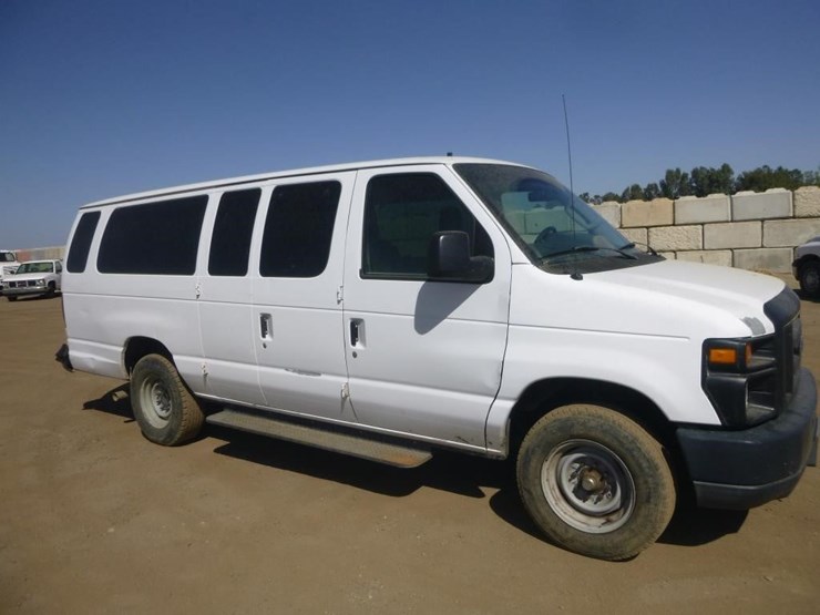 2012-ford-e350-image-3