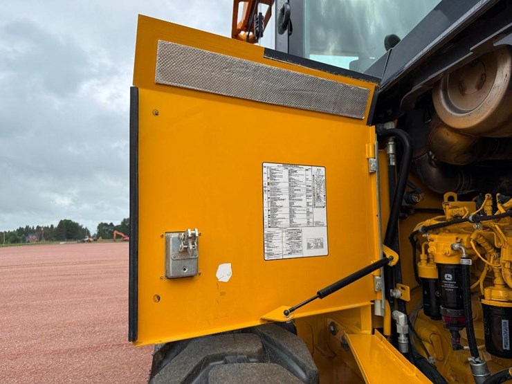 2019-deere-544l-image-39