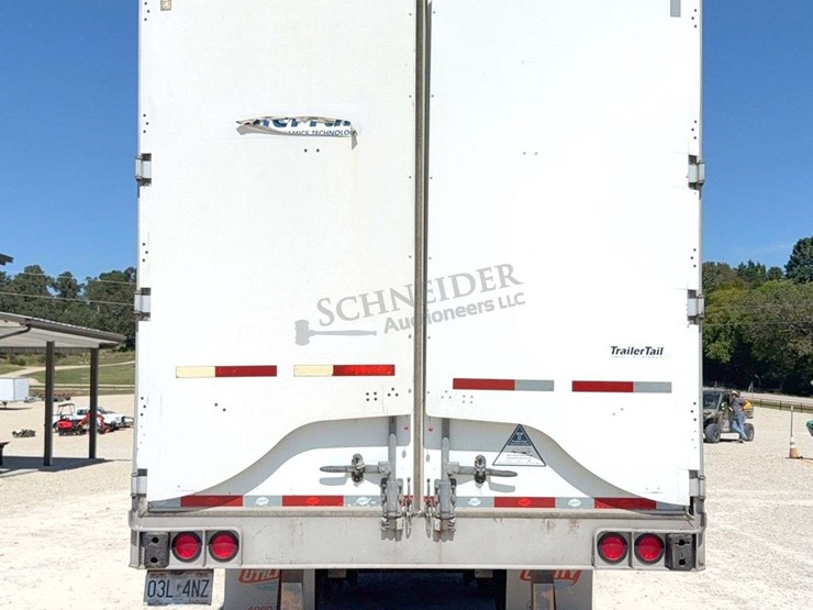 2014-utility-4000dx-image-7
