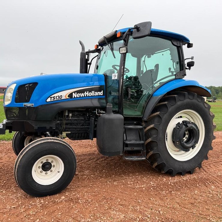 NEW HOLLAND TS130A