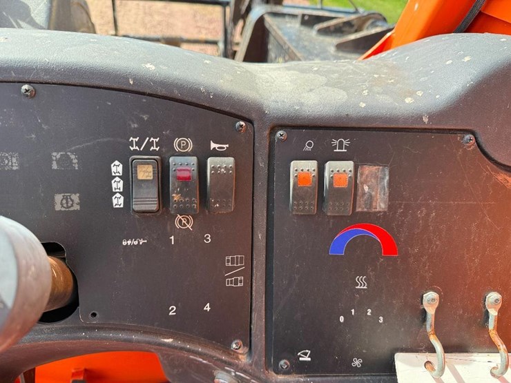 2014-jlg-g6-42a-image-42