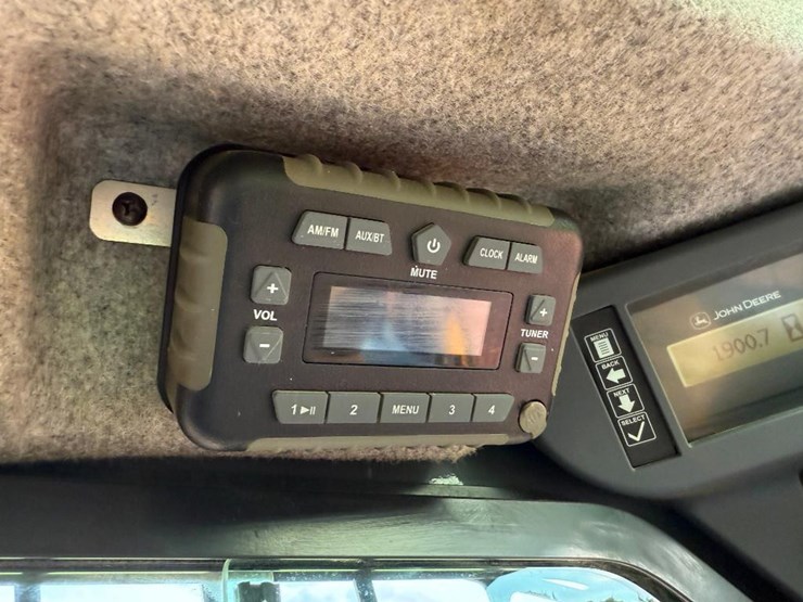 deere-325g-image-35