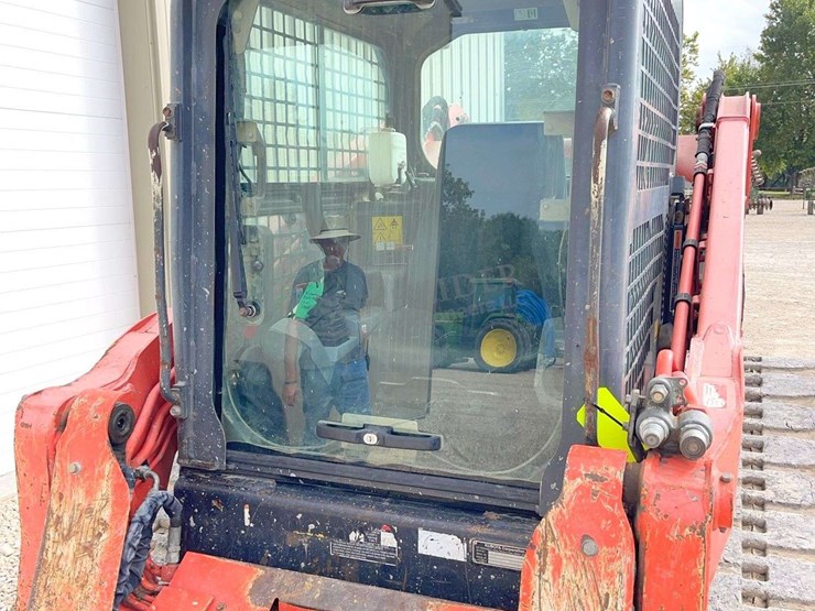 2015-kubota-svl90-image-10