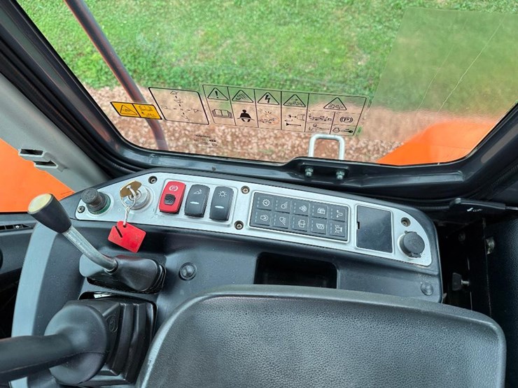 2017-doosan-dl250-5-image-53