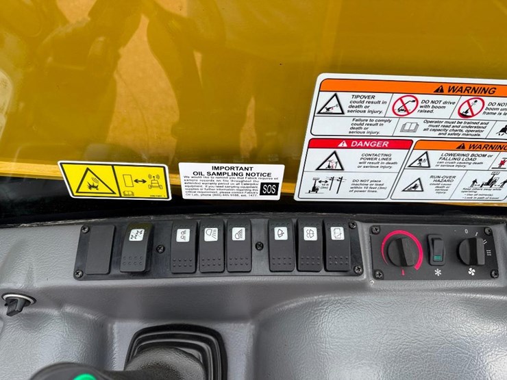 2021-caterpillar-th255c-image-45