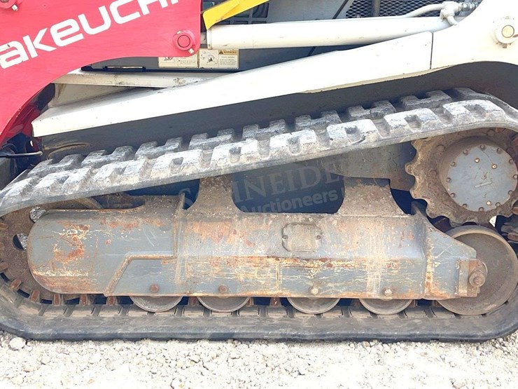 2012-takeuchi-tl10-image-19