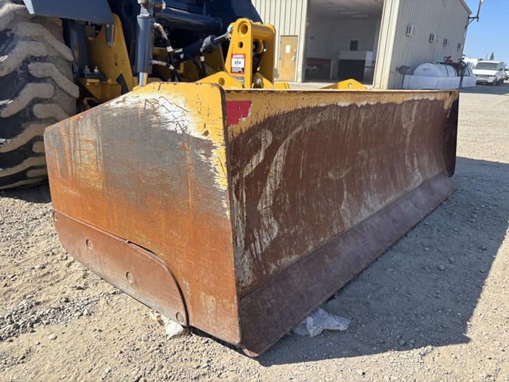 2021-deere-210l-image-20