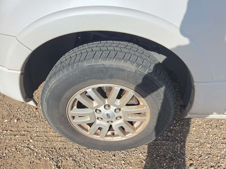 2012-ford-expedition-limited-image-6