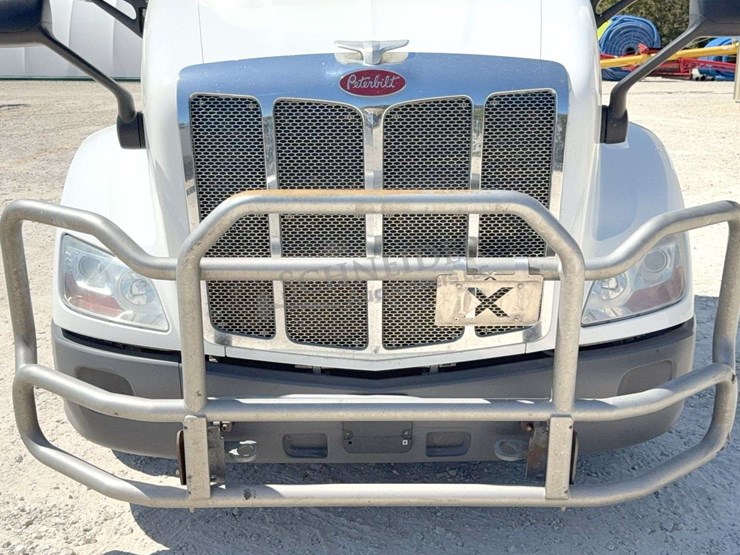 2020-peterbilt-579-image-9