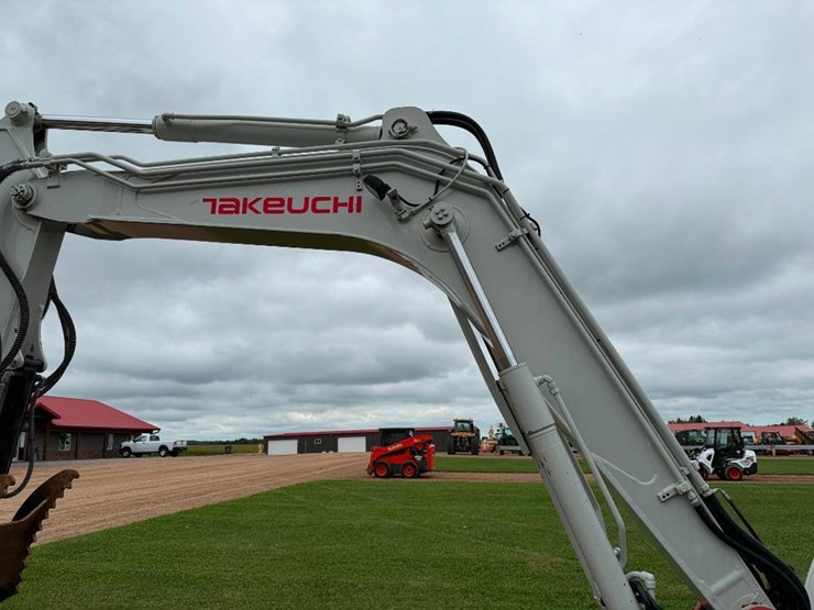 takeuchi-tb290-image-41