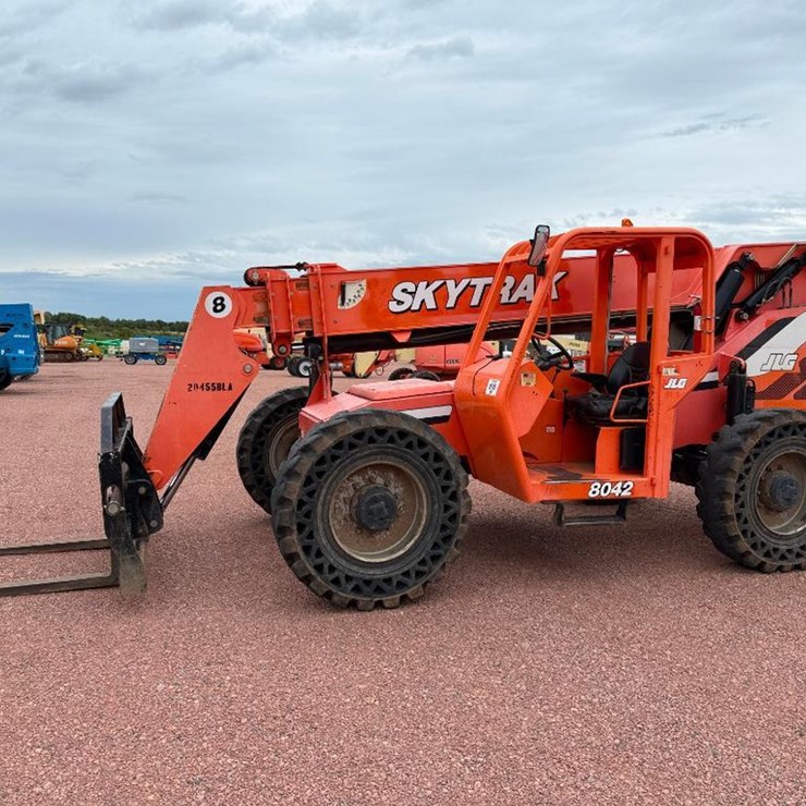 2015 SKY TRAK 8042