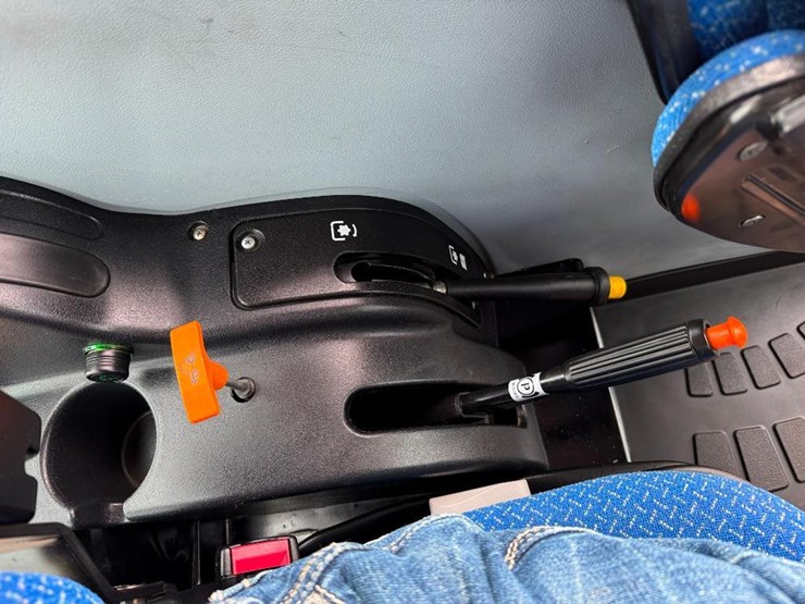 new-holland-workmaster-95-image-58