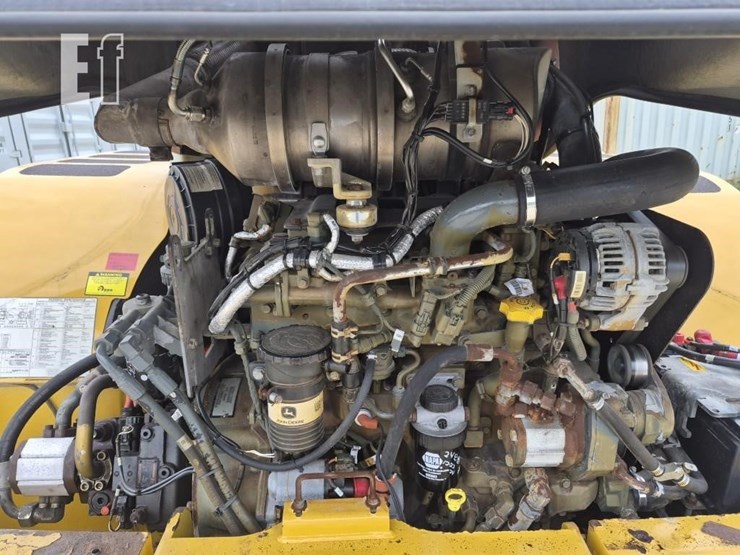 2016-deere-344k-image-15