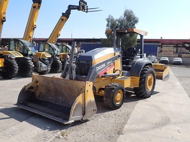 2019-deere-210lep-image-1